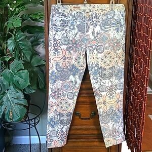 Fragile Premium Denim jeans in Flirtatious Anklet.  Size 27